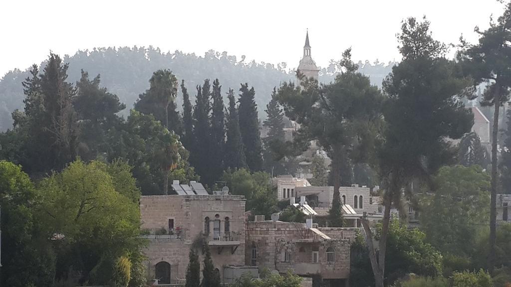Rosary Sister Guest House Ein Karem Jerusalém Exterior foto